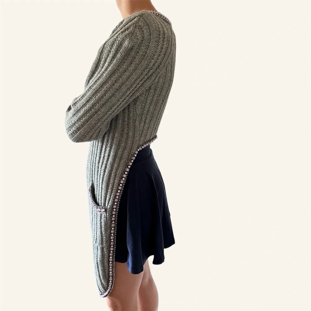 CHANEL Beaded Camellia Cashmere Apron Sweater🌸